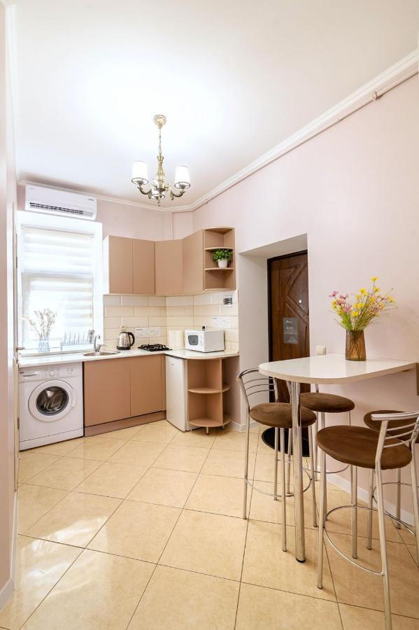Avangard Magnus Apartment Lviv Eksteriør billede