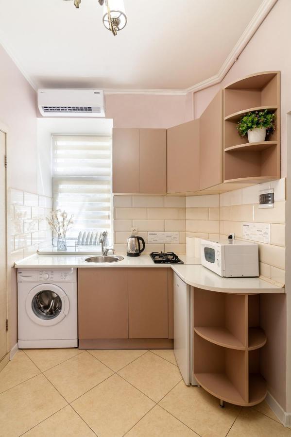 Avangard Magnus Apartment Lviv Eksteriør billede