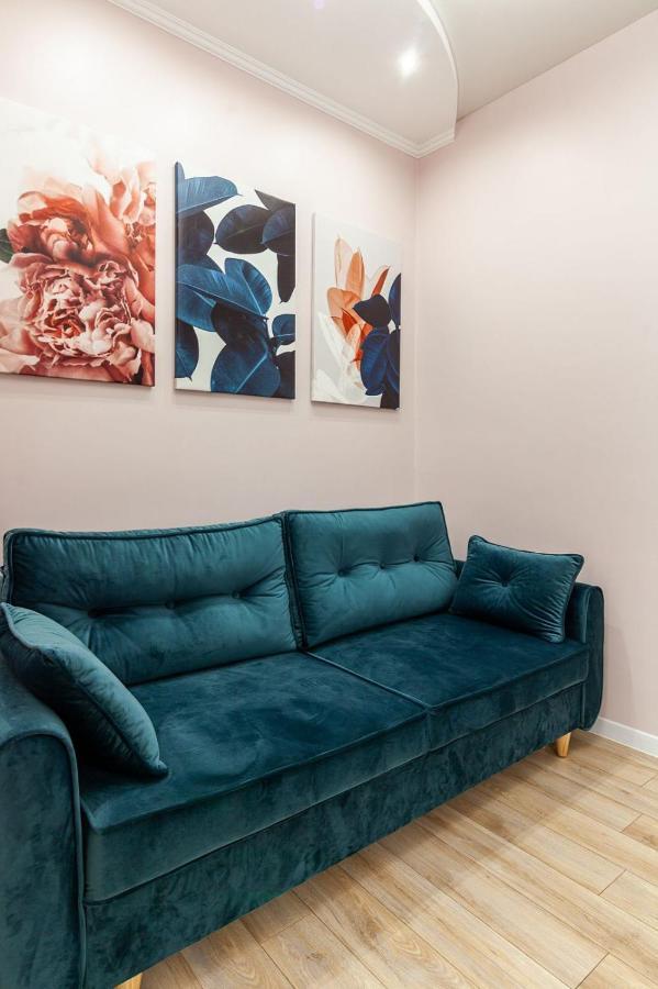 Avangard Magnus Apartment Lviv Eksteriør billede
