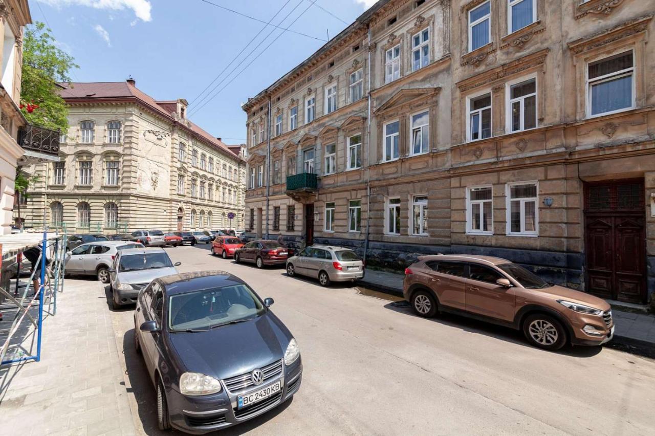 Avangard Magnus Apartment Lviv Eksteriør billede